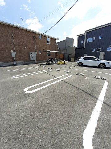駐車場　車をお持ちの方に嬉しい駐車場付きの物件です