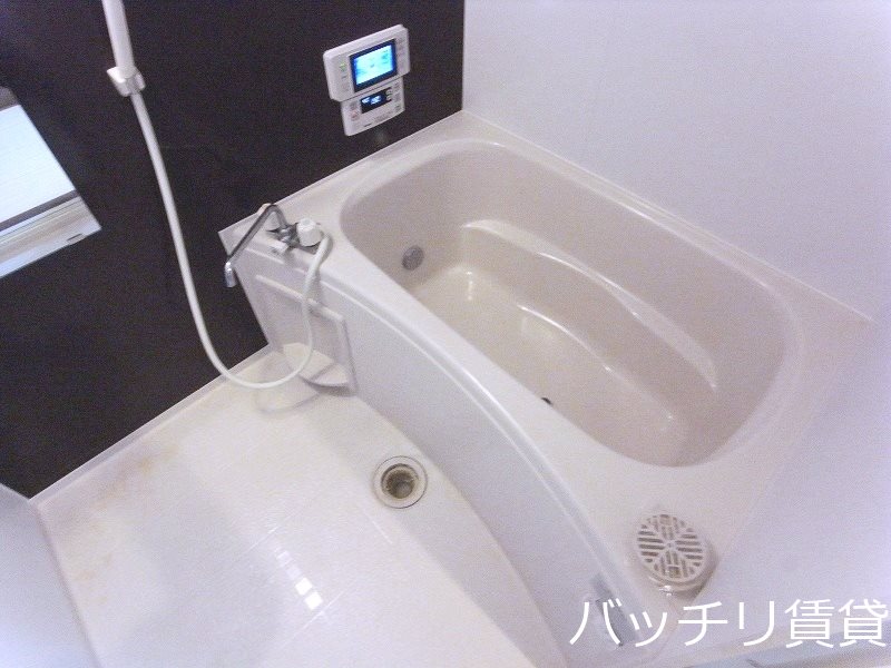 バス・シャワールーム　※同型タイプの写真となります　現状優先