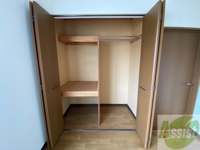 収納　寝室の収納です。部屋がすっきり片付きます。