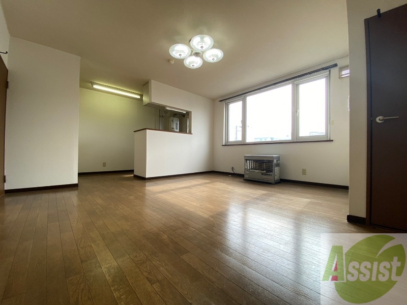 居室・リビング　広くてキレイなお部屋が広がっていて、充実した生活が送れそう。