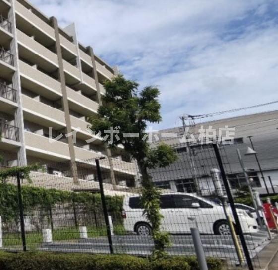 駐車場　駐車場に車を止められます