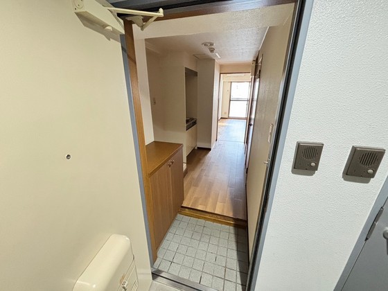 玄関　※他の部屋の写真です。