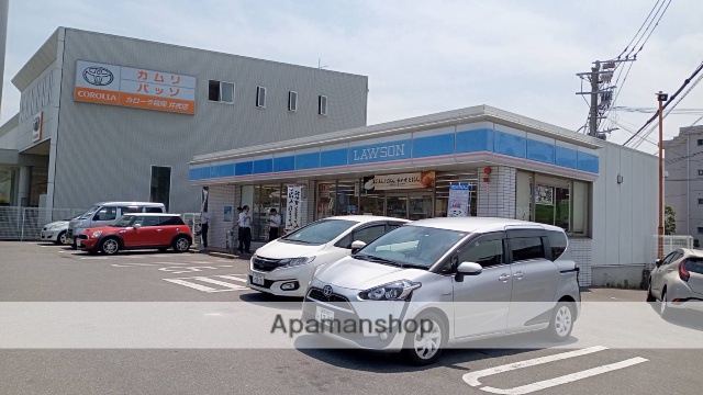 コンビニ　ローソン横手ニ丁目店（コンビニ）まで735m