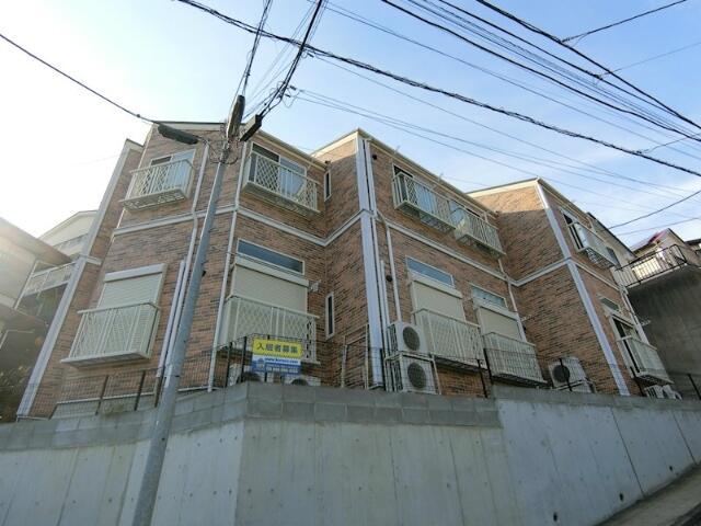 建物外観　ヨーロピアンテイストなレンガ…?