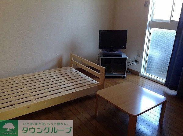 居室・リビング　部屋によって間取り、家具家電の有無が異なります