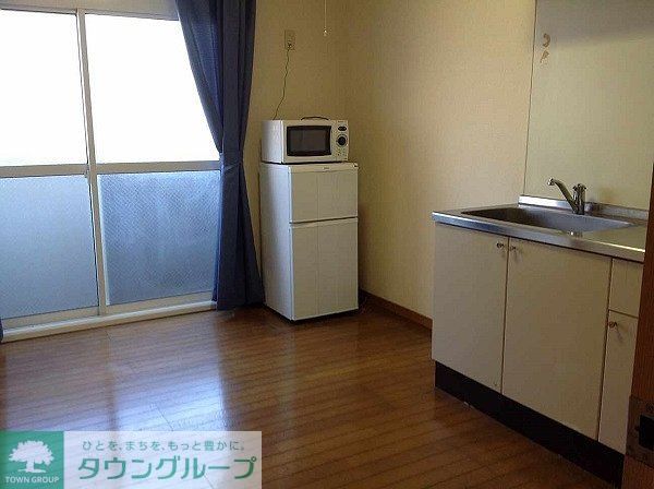 居室・リビング　部屋によって間取り、家具家電の有無が異なります