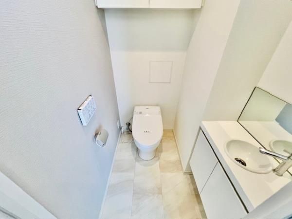 トイレ　清潔感のあるトイレです