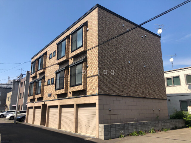 建物外観　アールズグランデ