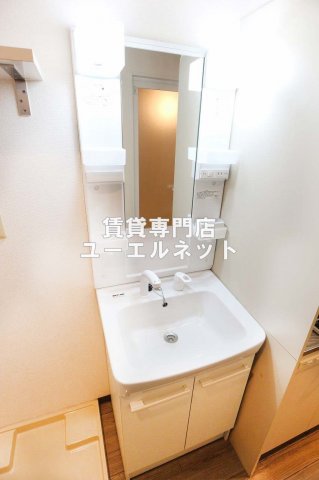 洗面設備　清潔感ある独立洗面台で毎日気持ちよく♪