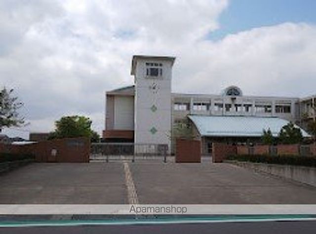 小学校　下郡小学校（小学校）まで245m