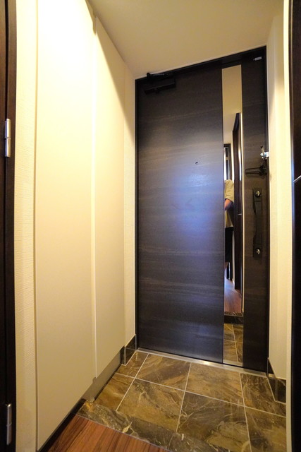 玄関　※写真は同タイプ住戸です。