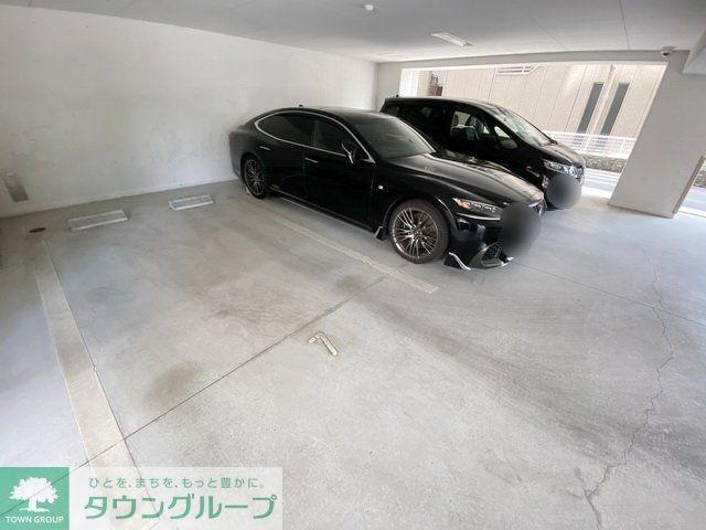 駐車場　駐車場