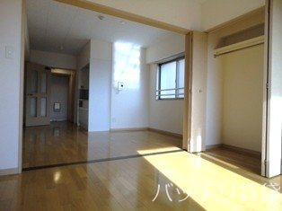 居室・リビング　〇同型タイプの為、現状を優先いたします