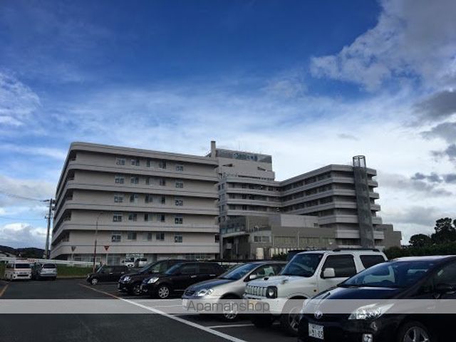 コンビニ　ファミリーマート（コンビニ）まで2408m