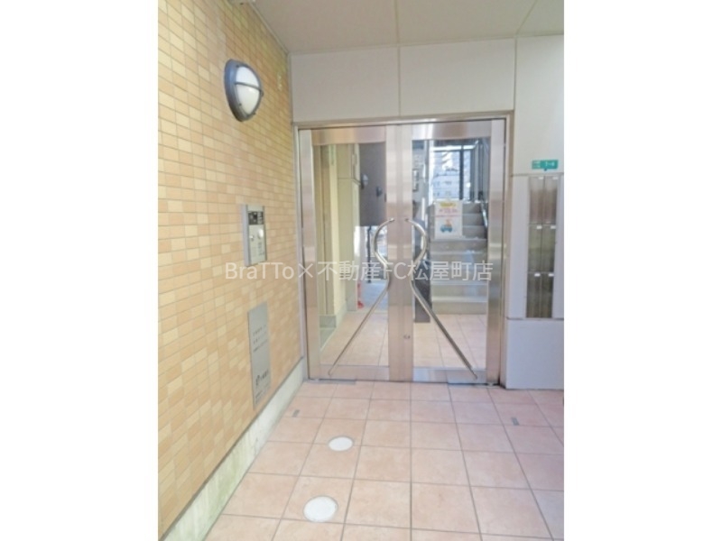 エントランス　マンション共用部分（オートロック付）