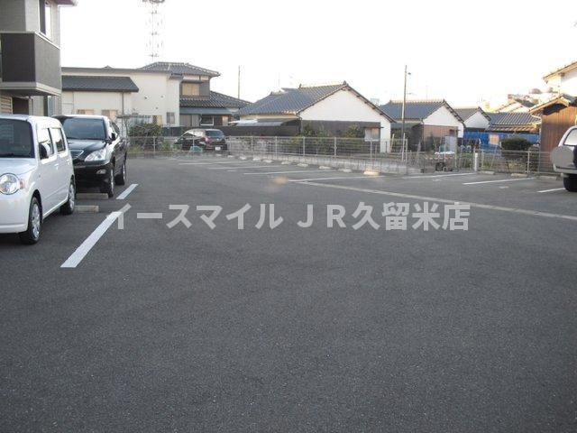 駐車場　駐車場に車を止められます