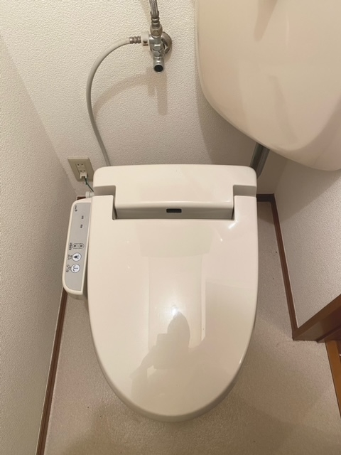 トイレ　温水洗浄便座