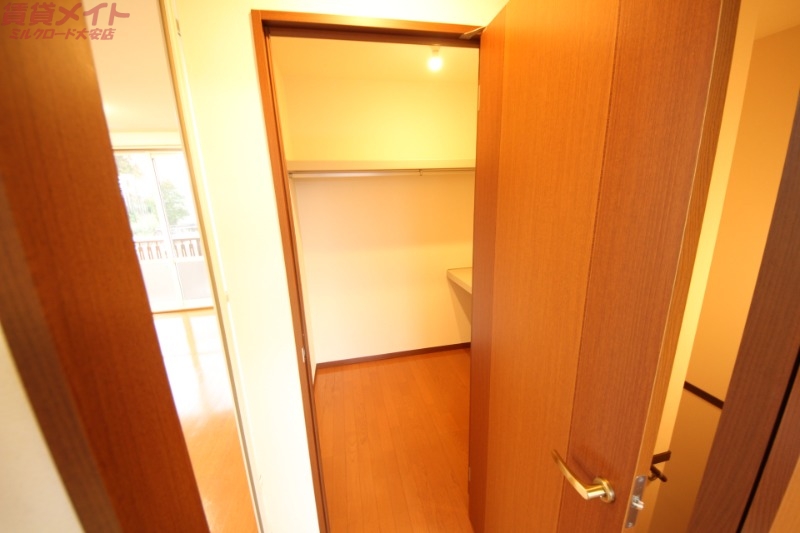 収納　同タイプ部屋写真です。