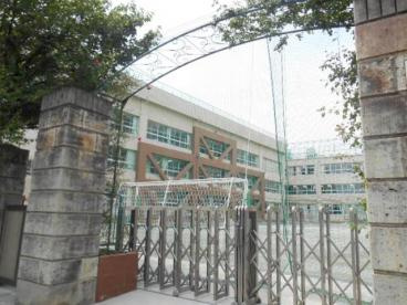 小学校　品川区立三木小学校（小学校）まで110m