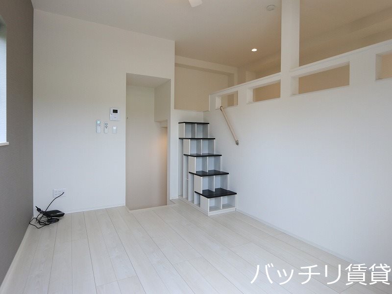 居室・リビング　別号室タイプの為、現状を優先致します。