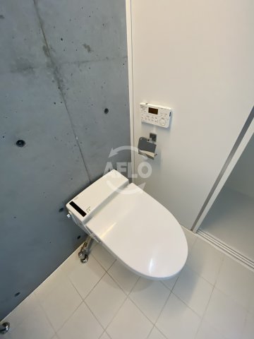 トイレ　フォルム江戸堀　温水洗浄便座