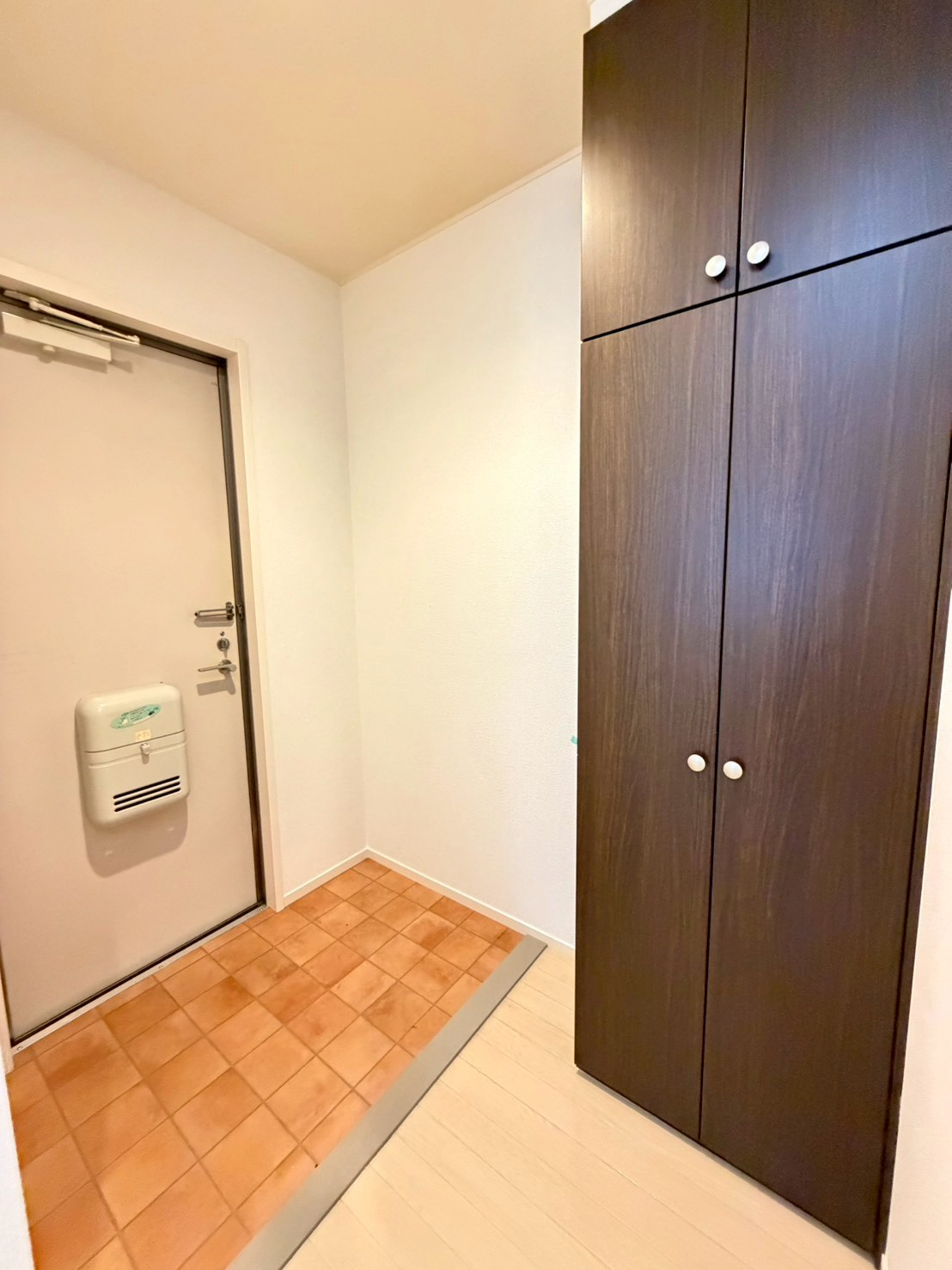 玄関　同建物別号室