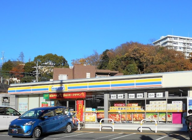 コンビニ　ミニストップ 港北日吉本町店（コンビニ）まで621m