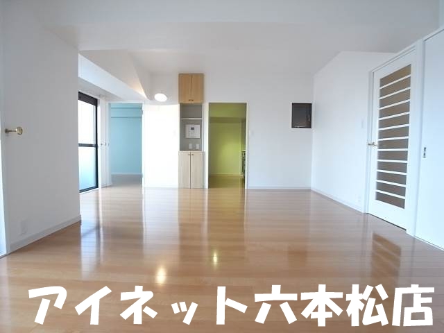 居室・リビング　広々としていいですね。