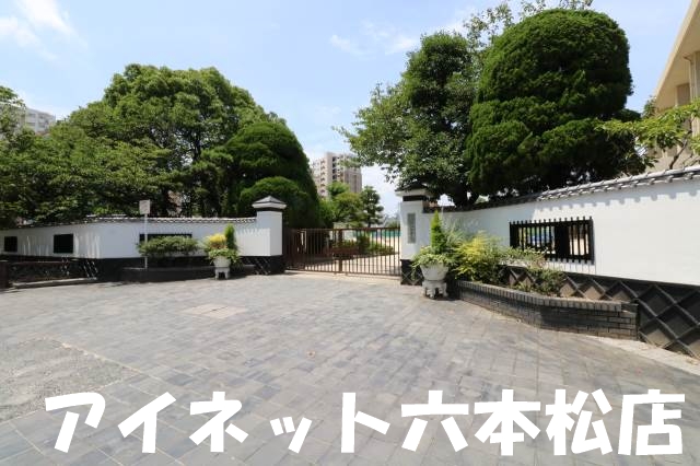 小学校　福岡市立当仁小学校（小学校）まで552m