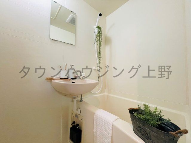 洗面設備　※家具・小物はイメージです※