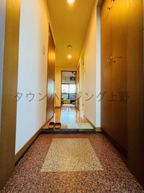玄関　※家具・小物はイメージです※