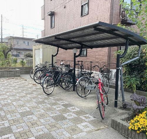 その他共有部分　屋根付き駐輪場完備
