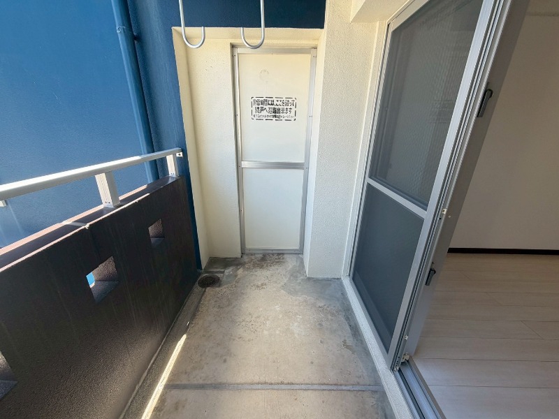 バルコニー　※別部屋の参考写真となります。