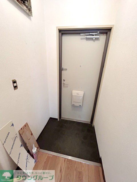 玄関　※別部屋参考写真