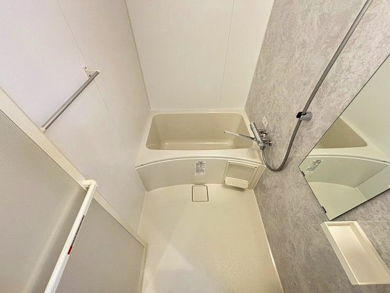 バス・シャワールーム　※別部屋の写真です