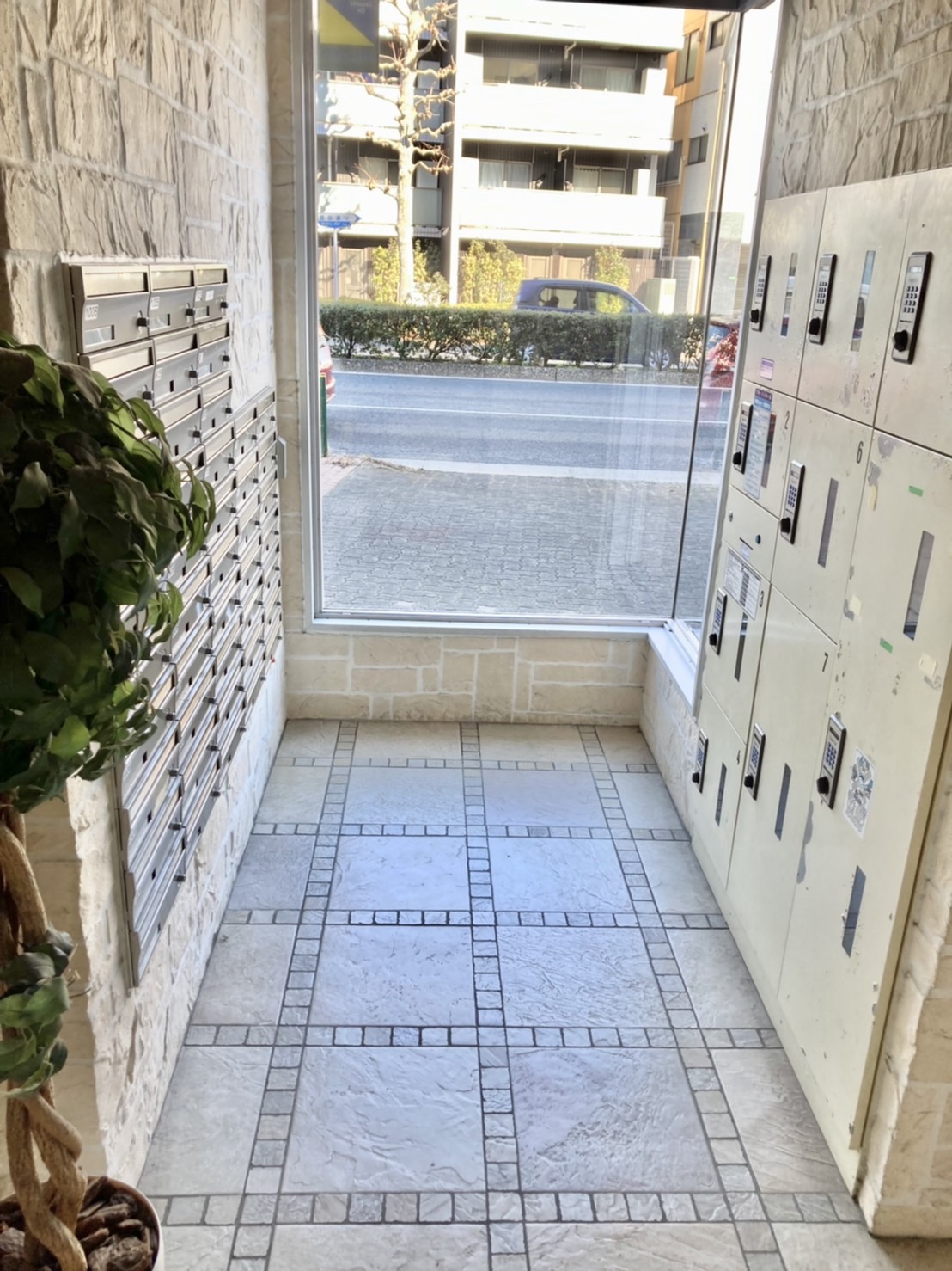 エントランス　集合ポスト　宅配ボックス