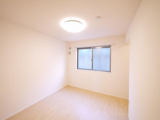 その他部屋・スペース　使い勝手のいい寝室です