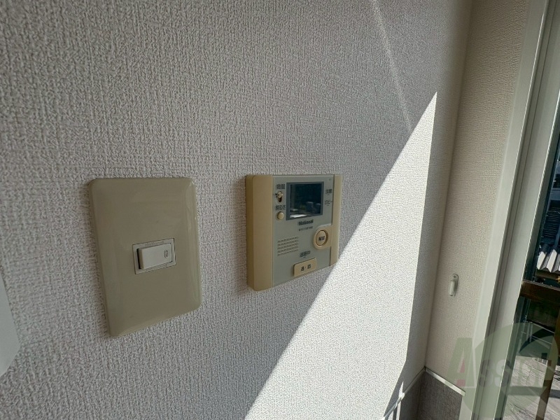 セキュリティ　ＴＶモニター付インターホンです。来客者の顔が見えるので安心！