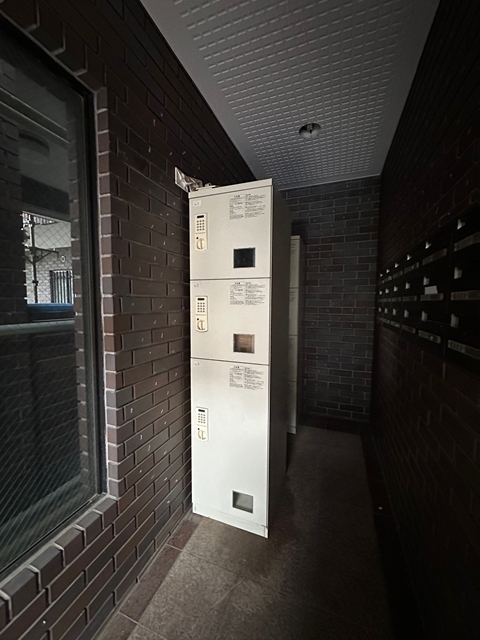 その他共有部分　共用エントランスには宅配BOXがあるので荷物の受け取りもスム