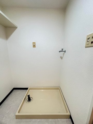 その他設備　※参考写真※洗面所にある室内洗濯機置き場です♪室内に置けるの