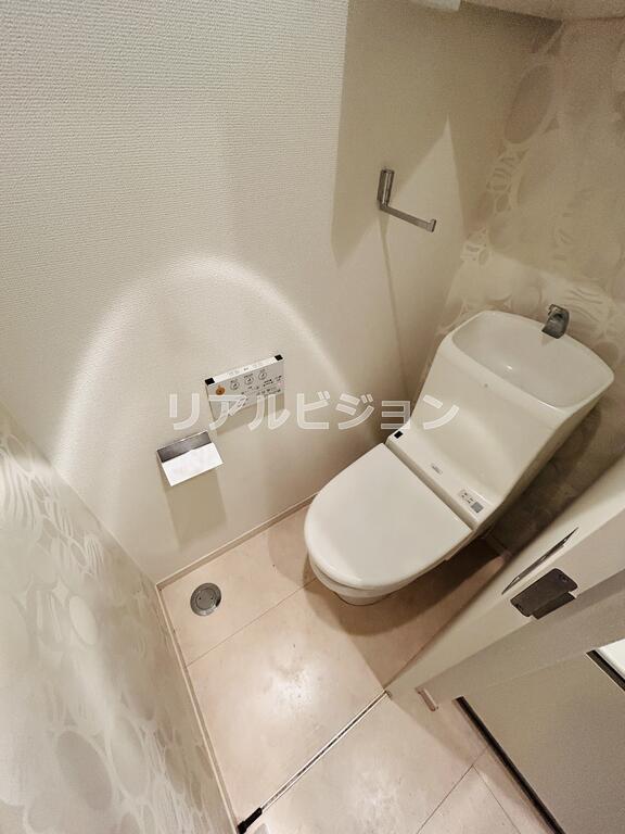 トイレ　反転タイプ参考写真