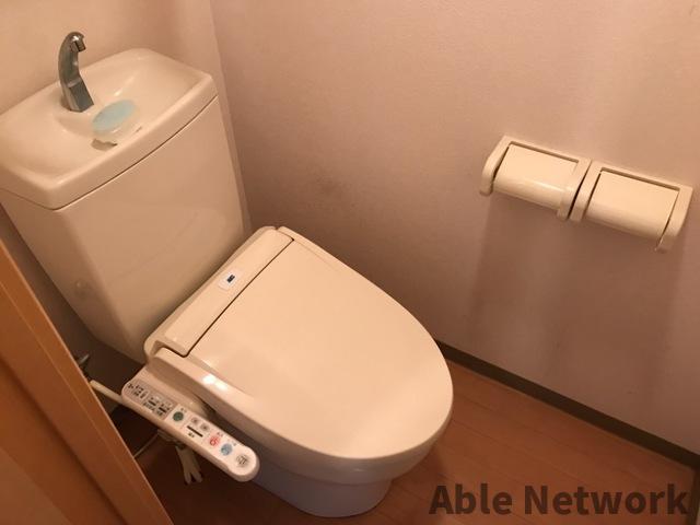 トイレ　温水洗浄便座