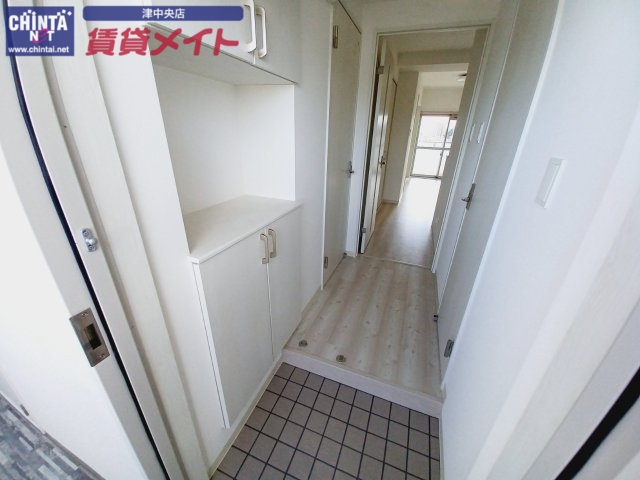 玄関　同物件別室写真