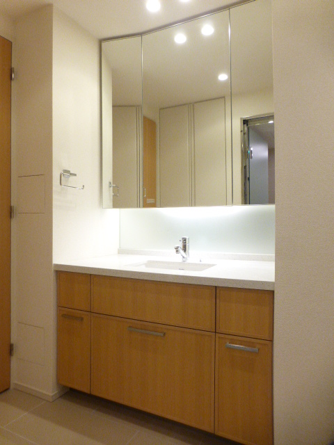 洗面設備　同マンション別部屋参照。