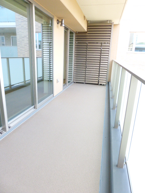 バルコニー　同マンション別部屋参照。