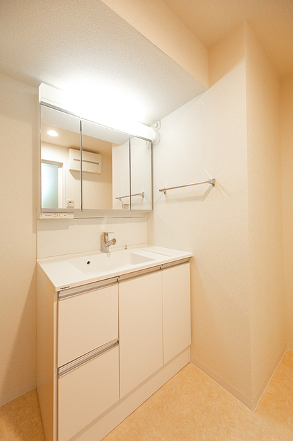 洗面設備　※写真は同タイプ住戸です。