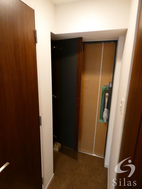 玄関　モデルルーム