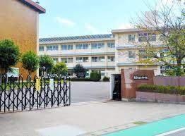 中学校　西尾市立寺津中学校（中学校）まで1047m