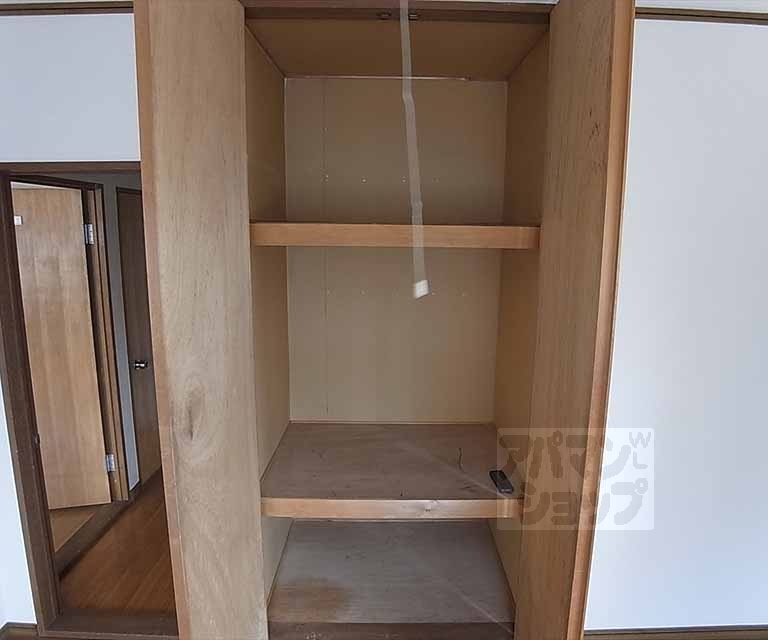 収納　押入