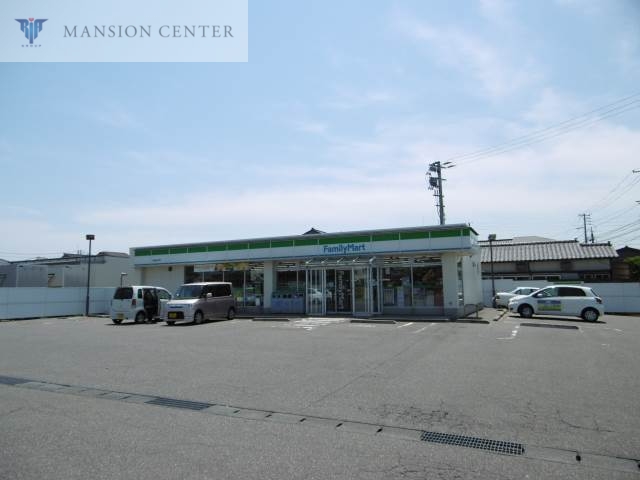 コンビニ　ファミリーマート新潟船江町店（コンビニ）まで249m